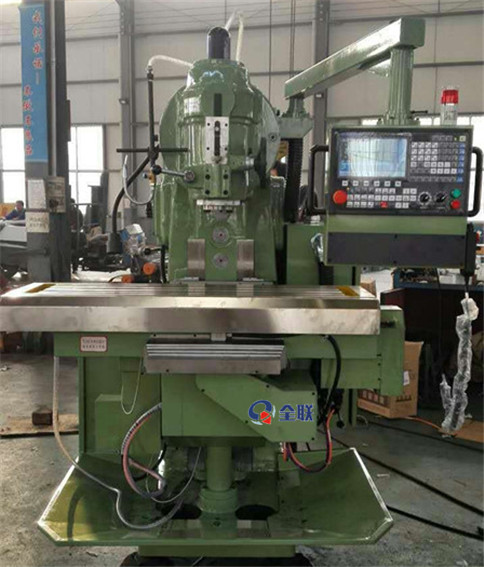 立式(shi)升降台(tái)數控銑(xǐ)床 立式(shì)升降台(tái)數控銑(xi)床