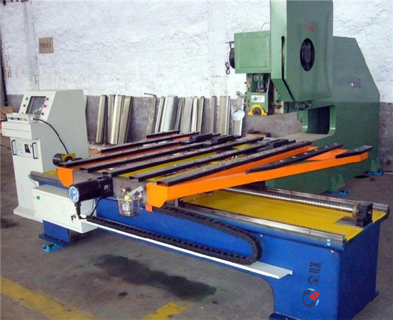 伺服數控送(sòng)料機 伺服(fu)數控送料機(ji)