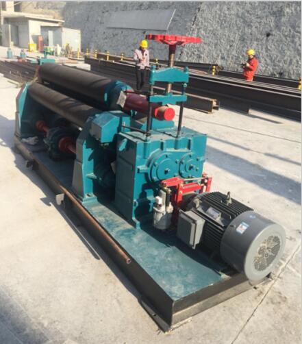 三輥卷(juàn)闆機